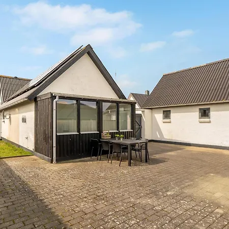 Renovated With Enclosed Terrace, Centrally Located In Vorupor Holiday home *