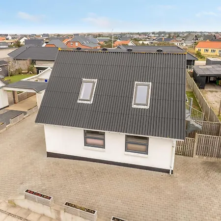 Renovated With Enclosed Terrace, Centrally Located In Vorupor Hébergement de vacances