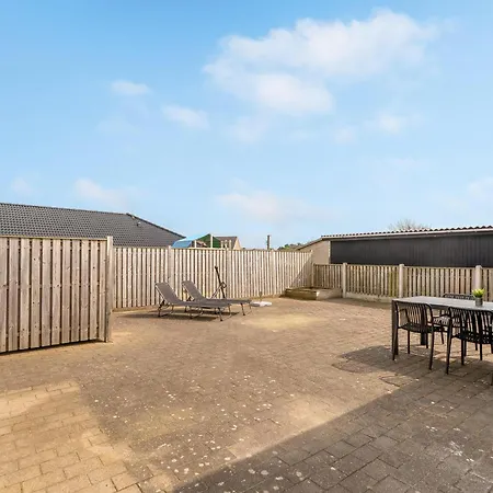 Renovated With Enclosed Terrace, Centrally Located In Vorupor * Thisted